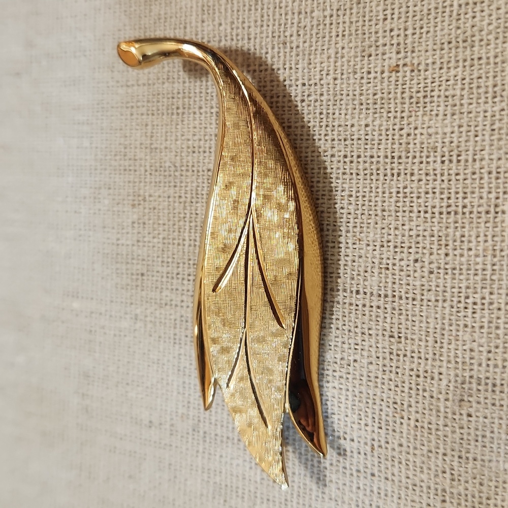 Vintage Signed Monet Leaf Brooch